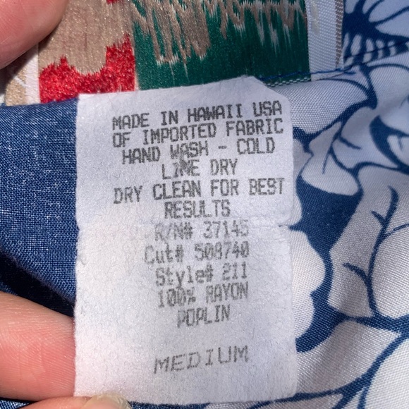 The Hawaiian Original Men's Floral Button Down | M - relisted - Picture 6 of 6